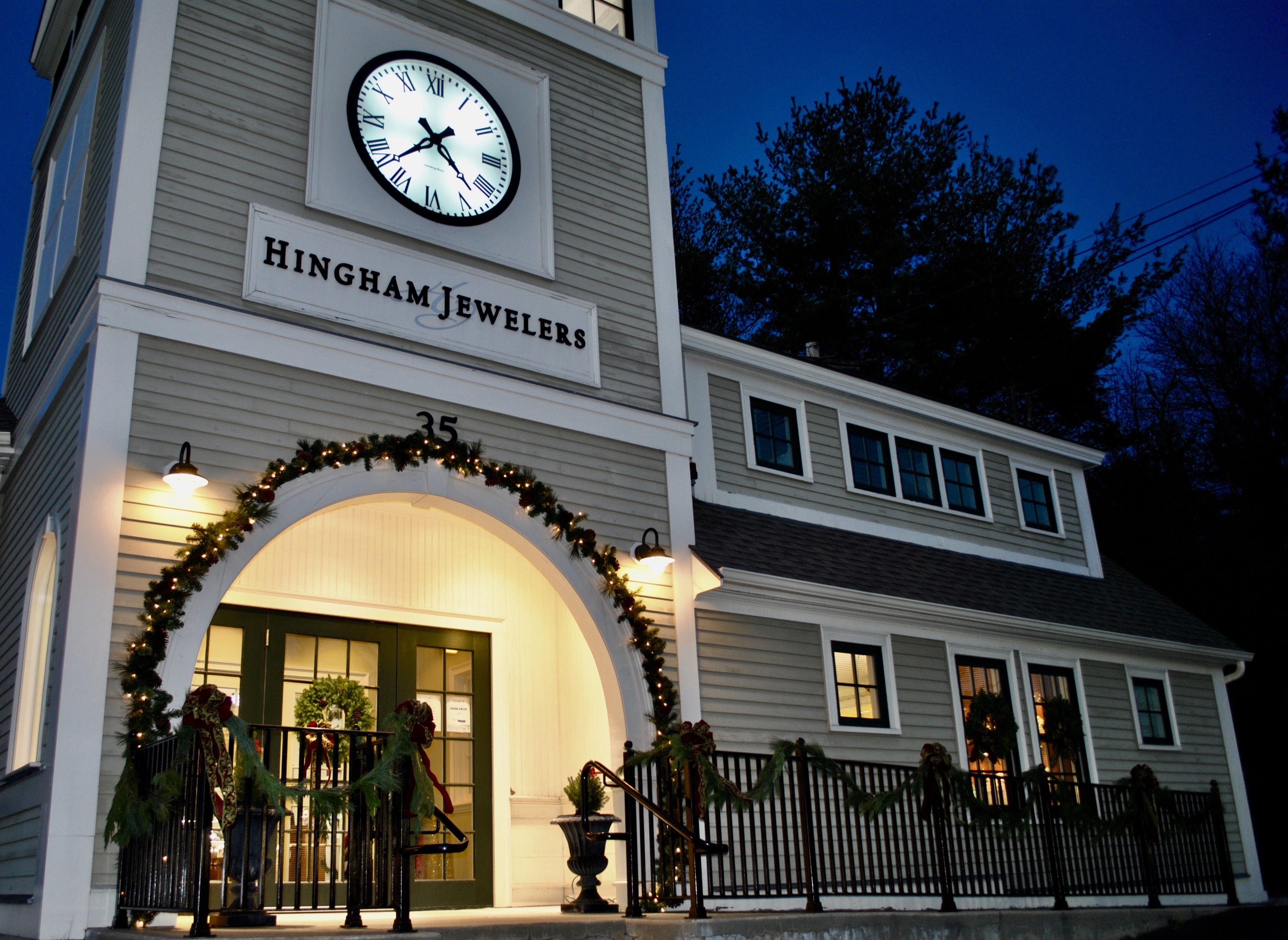Holiday Happenings & Hours